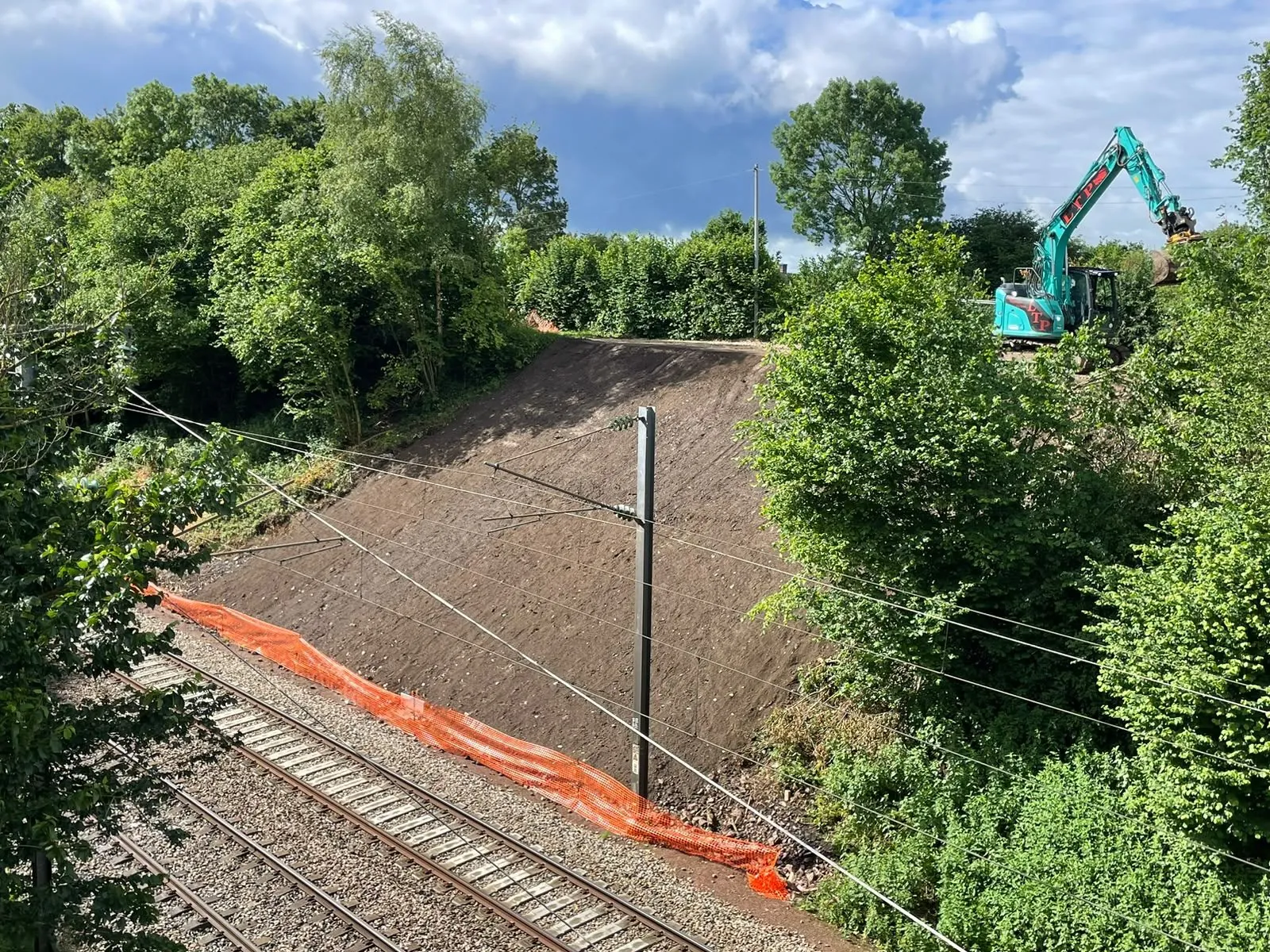 Chantier de retalutage SEKA au-dessus des voies